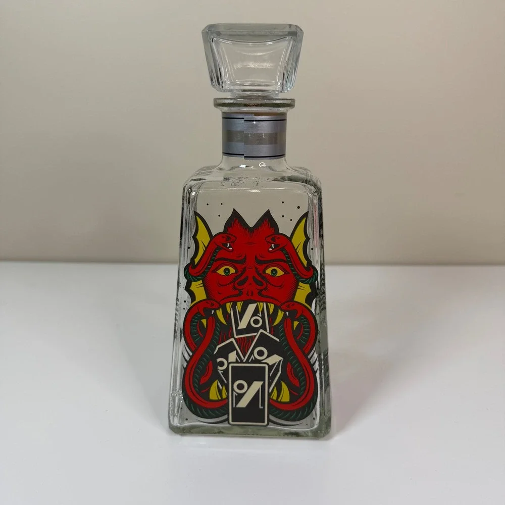 1800 Essential Silver Tequila Bottle Limited Edition Studio Glass Decanter‎